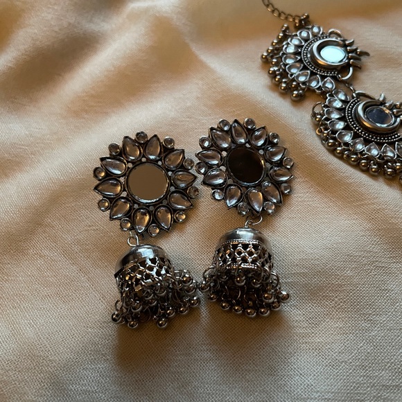 Jewelry - Mirror choker with matching Earrings